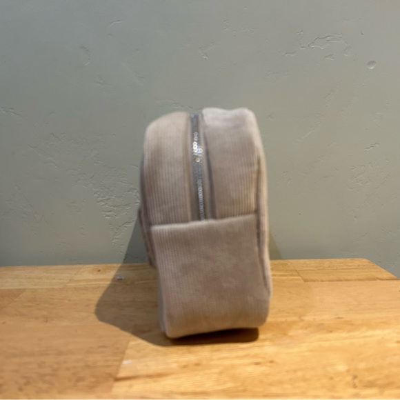 NWTS Gloss & Glo Tan Corduroy Travel Cosmetic Pouch. - Picture 4 of 7